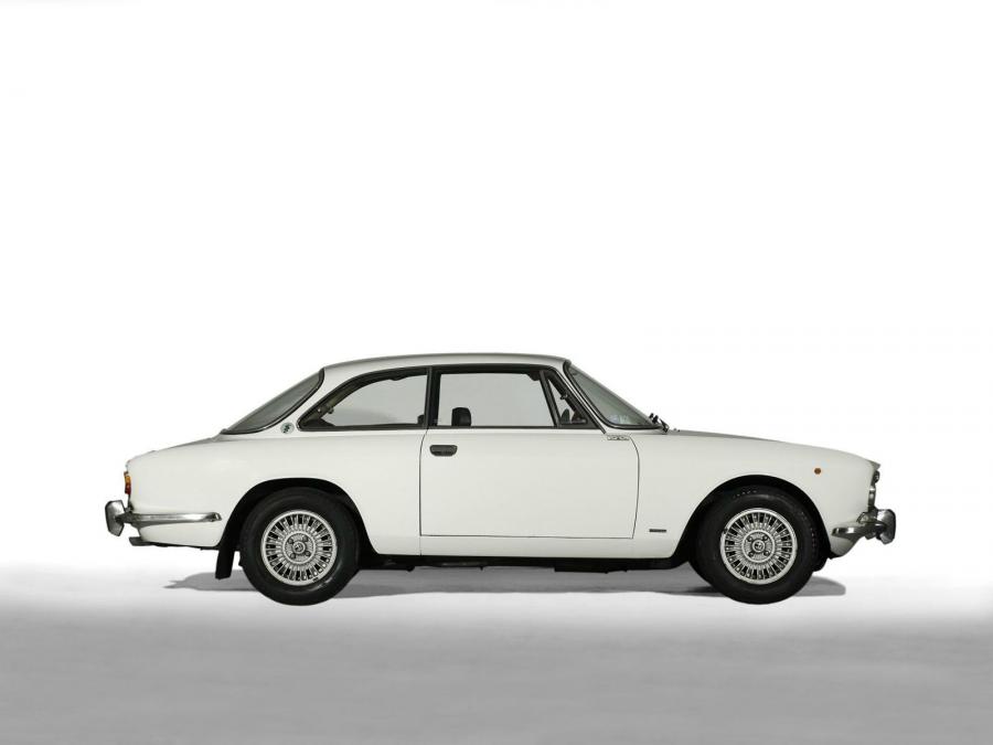  Alfa Romeo 2000 GT Veloce (105) 1971 года  (фото 7 из 10)